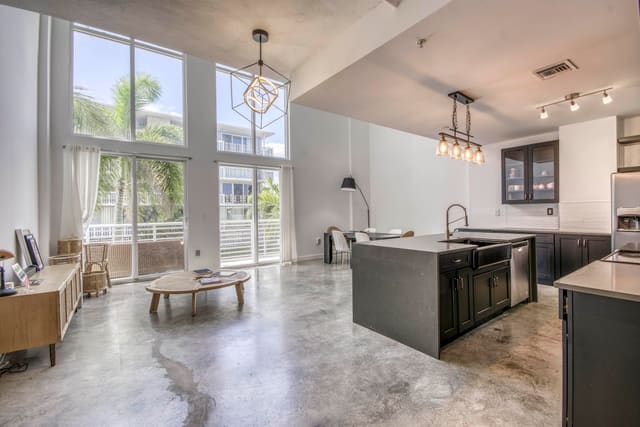 108 Lake Avenue 202, Lake Worth Beach, FL 33460