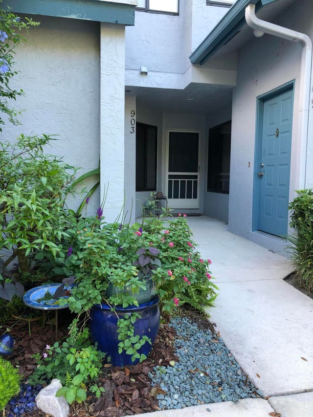 903 Harbour Pointe Way, Greenacres, FL 33413