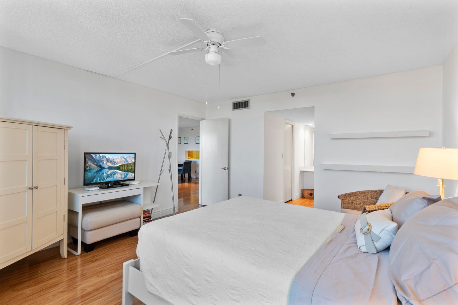 3499 Oaks Way 806 — photo 6