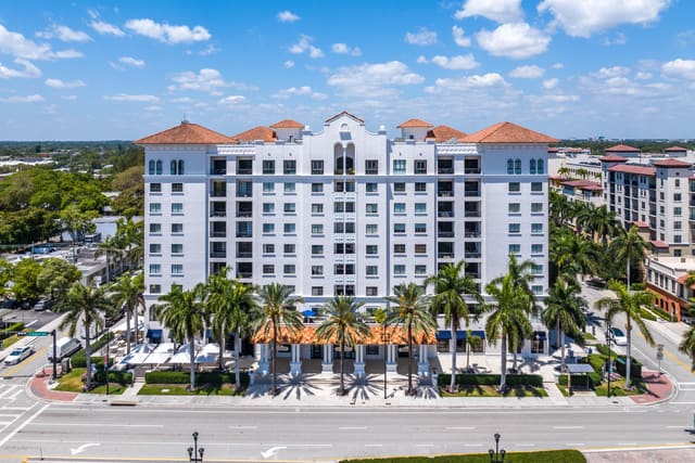 233 S Federal Highway 408, sold in Boca Grand Condo, Boca Raton, FL