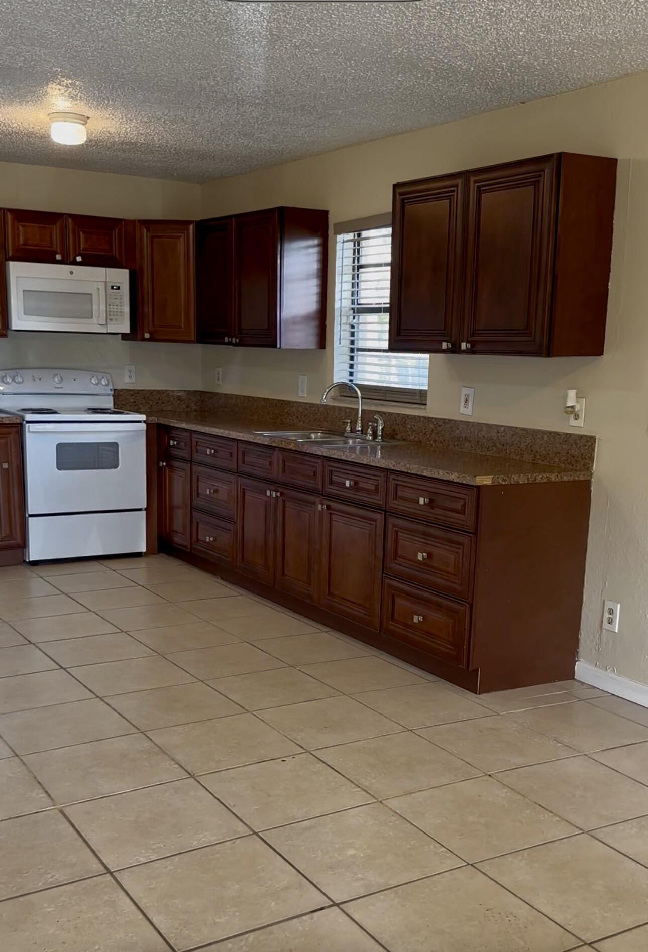 50 NW 8th Avenue 2, Dania Beach, FL 33004, Dania Beach