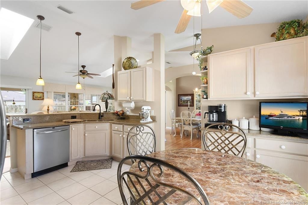 526 NE Vanda Terrado, Jensen Beach, FL 34957 photo 15
