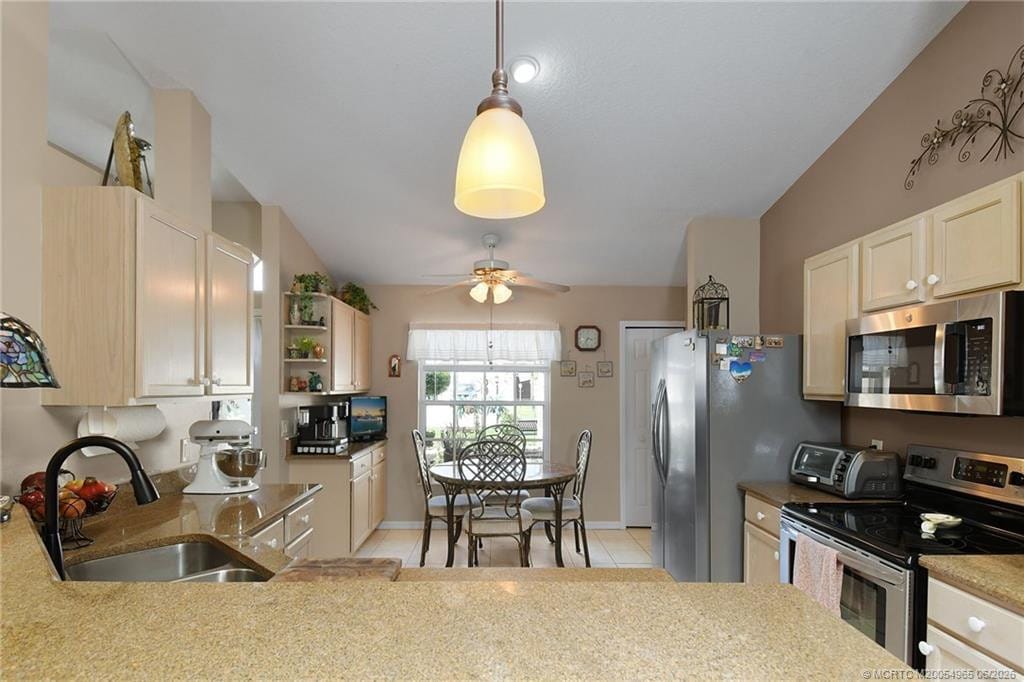 526 NE Vanda Terrado, Jensen Beach, FL 34957 photo 17