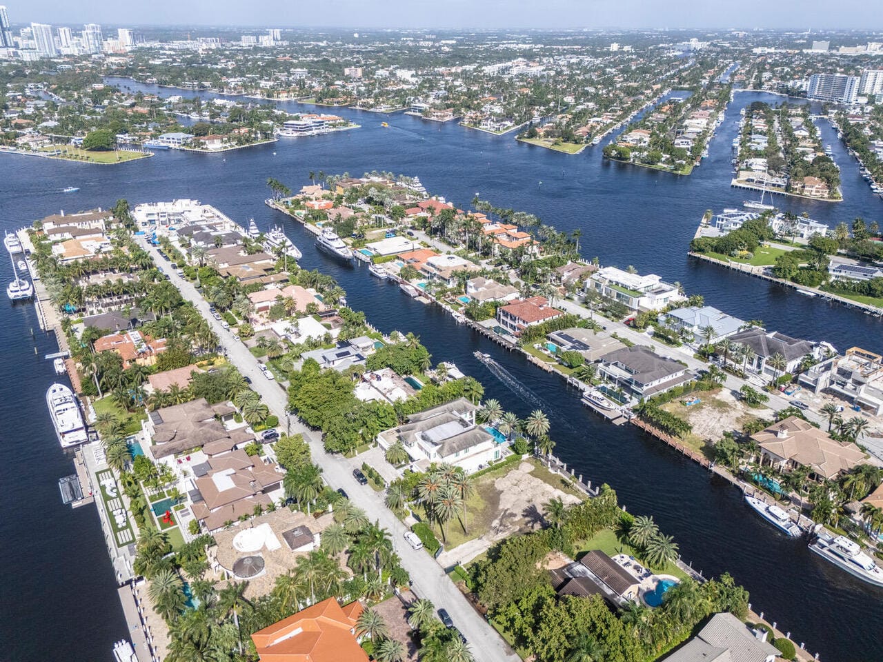 5 bedroom home for sale at 3 Isla Bahia, Fort Lauderdale, FL 33316 — $14,000,000