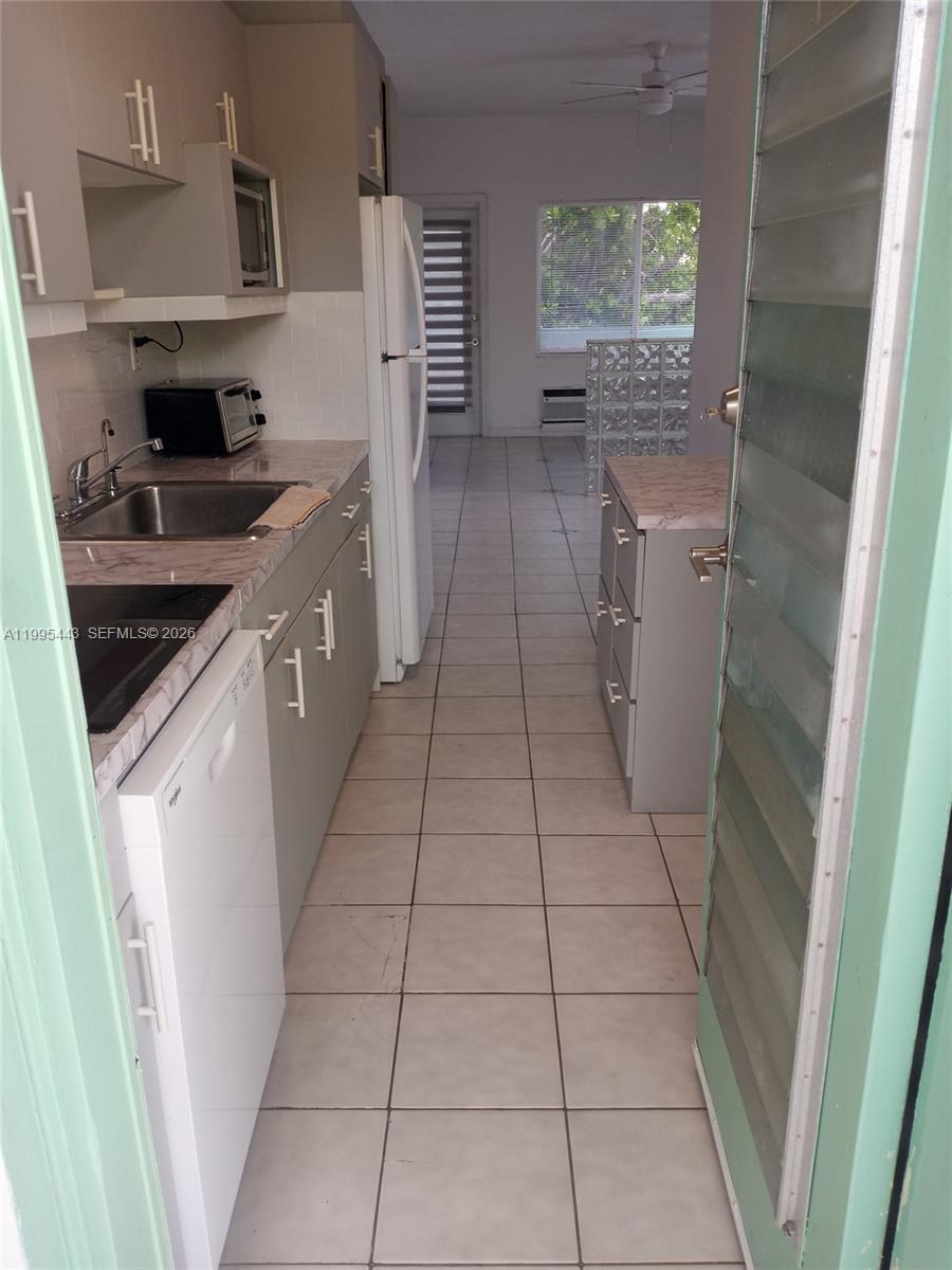 6490 Collins Avenue 18, Miami Beach, FL 33141, Miami Beach