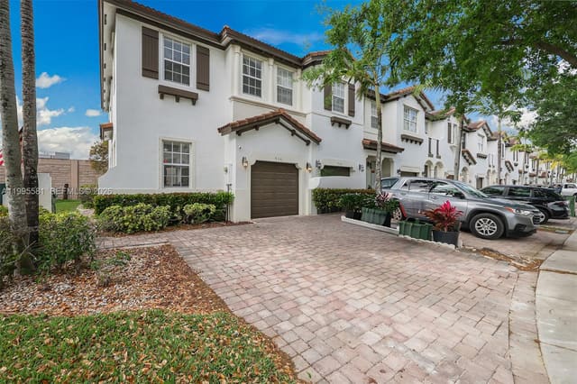 936 NE 29th Terrace, sold in Villas At Portofino East, Homestead, FL