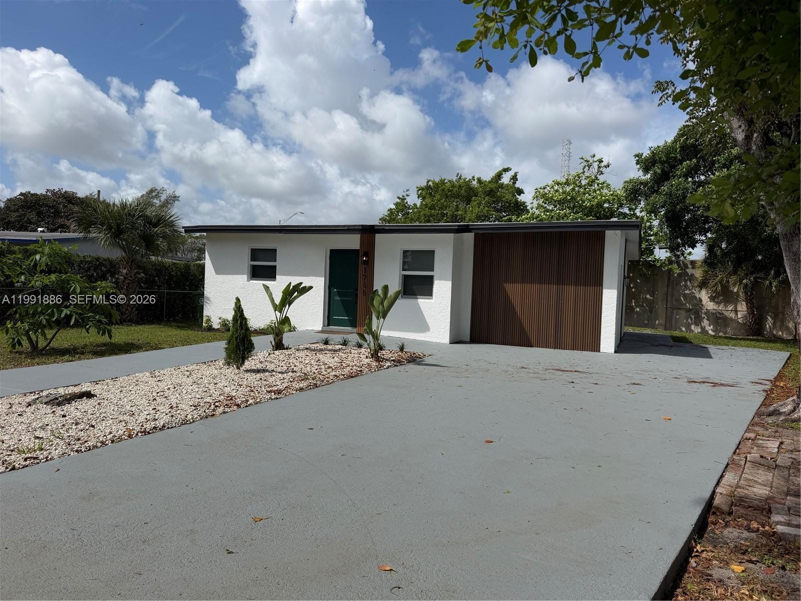 1766 Lauderdale Manor Drive — photo 5