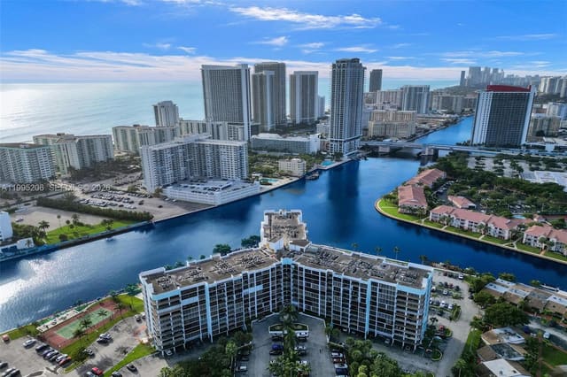 200 Leslie Drive 918, sold in 200 Leslie Condo, Hallandale Beach, FL