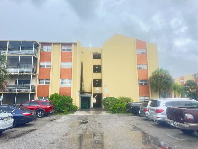 3600 NW 21st Street 309, Sunset Hills I Condominiu, Lauderdale Lakes, FL