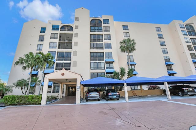 7170 Promenade Drive 401, Boca Raton, FL 33433
