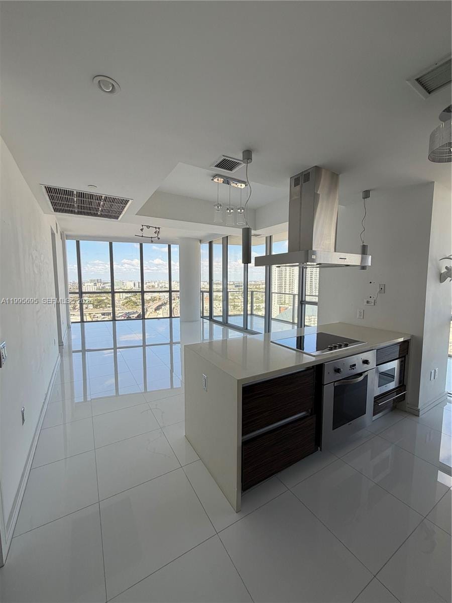 1100 Biscayne Boulevard 2605 — photo 3