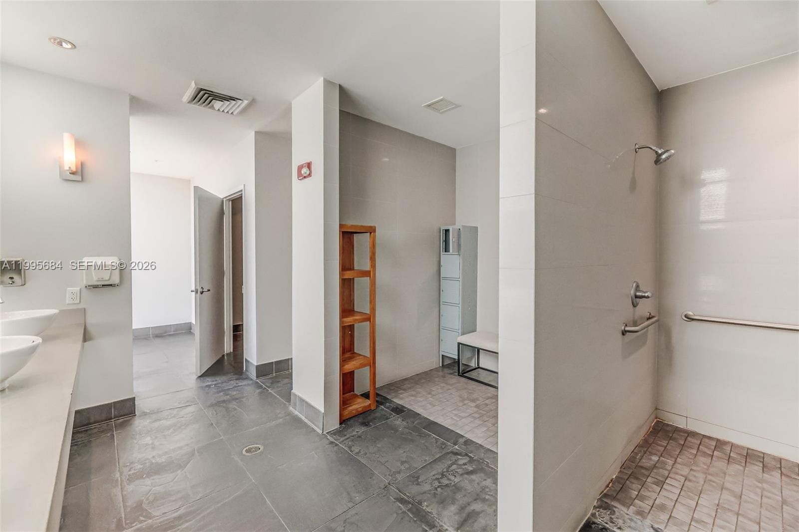 133 NE 2nd Avenue 611, Miami, FL 33132 photo 18