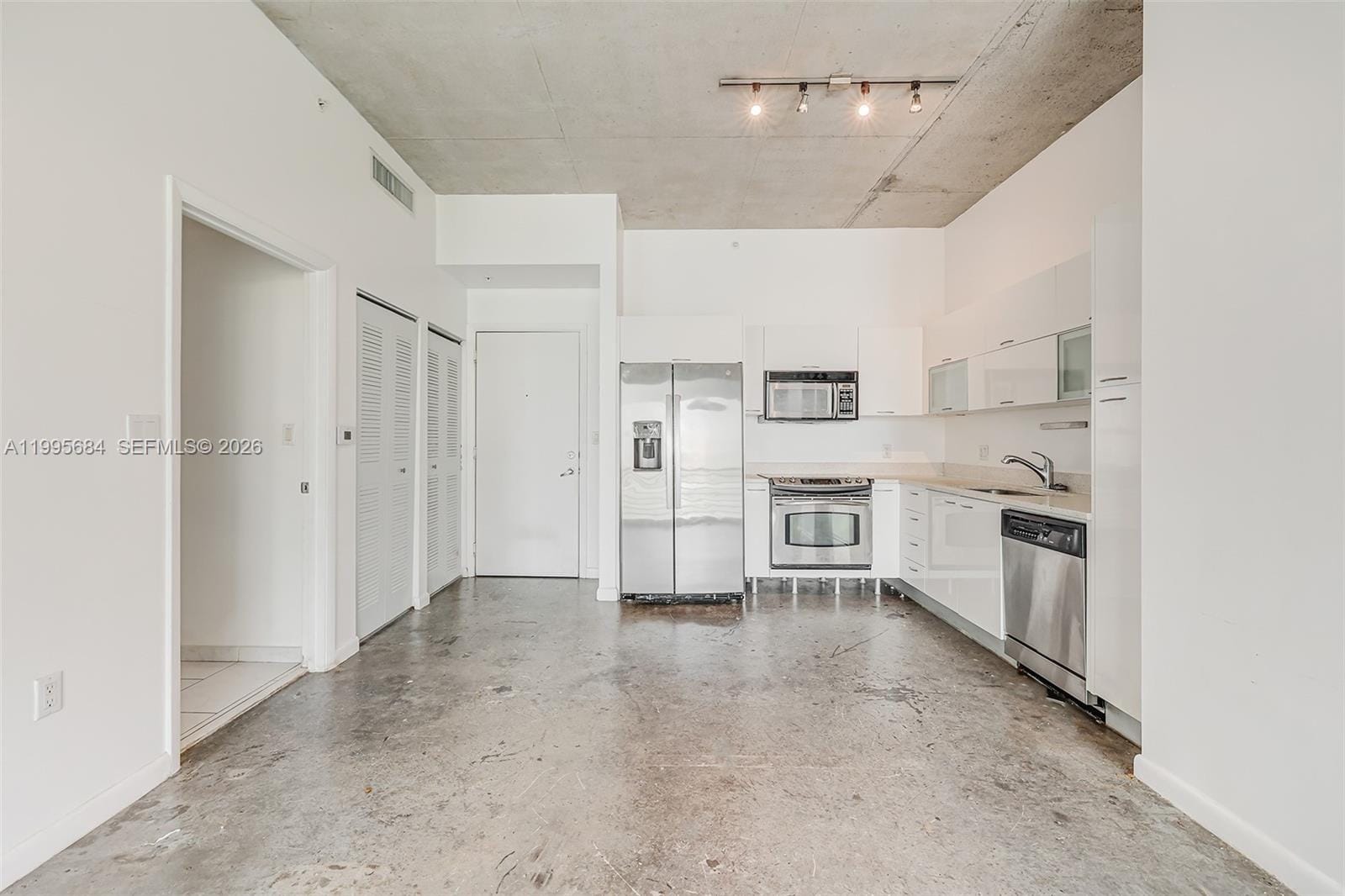 133 NE 2nd Avenue 611, Miami, FL 33132 photo 22