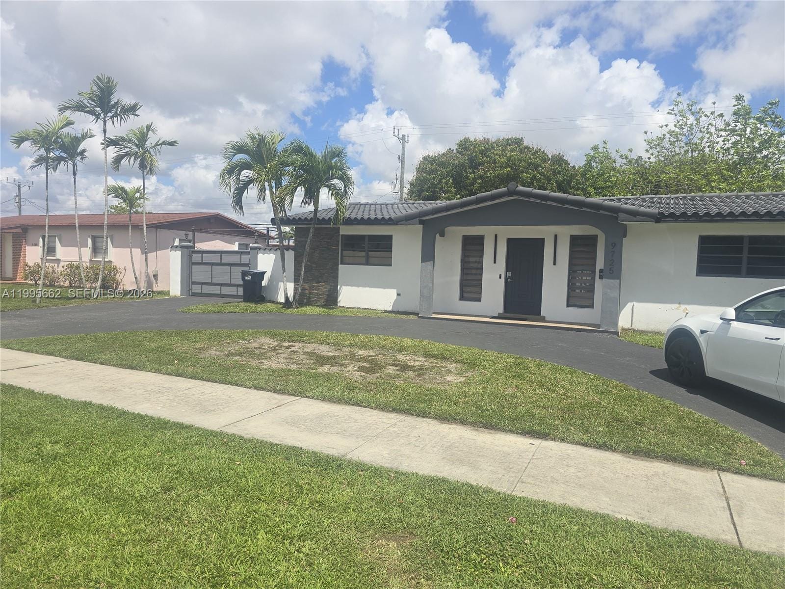 9725 SW 15th Street — photo 2