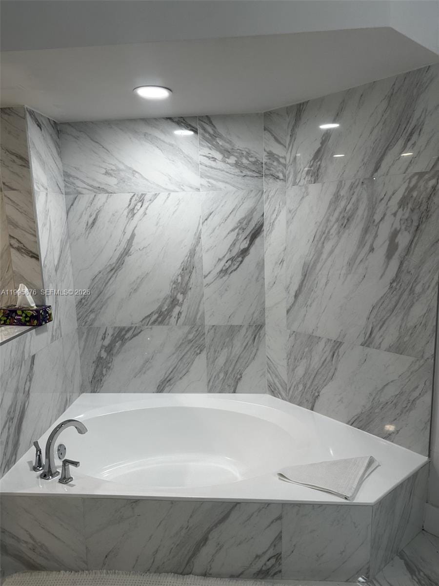 19195 NE 36th Court 201 — photo 11