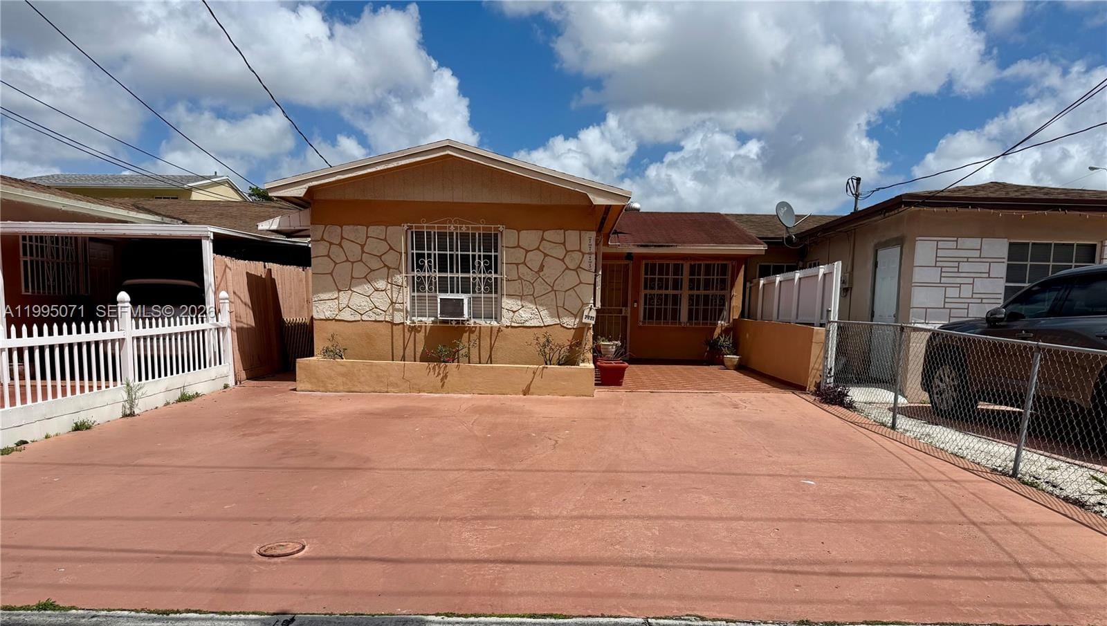 7725 W 10th Avenue, Hialeah, FL 33014