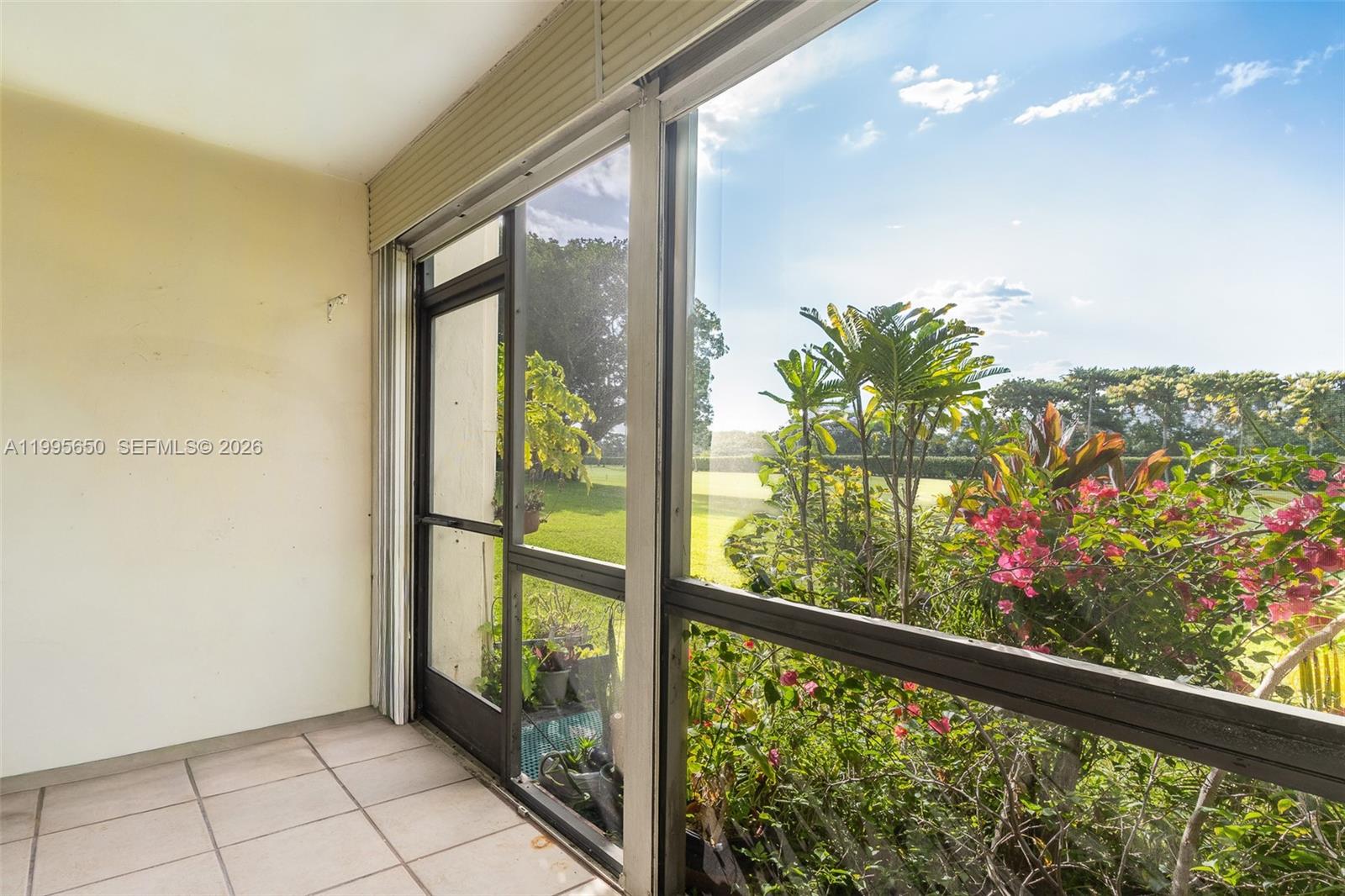 9820 S Hollybrook Lake Drive 106, Pembroke Pines, FL 33025, Pembroke Pines