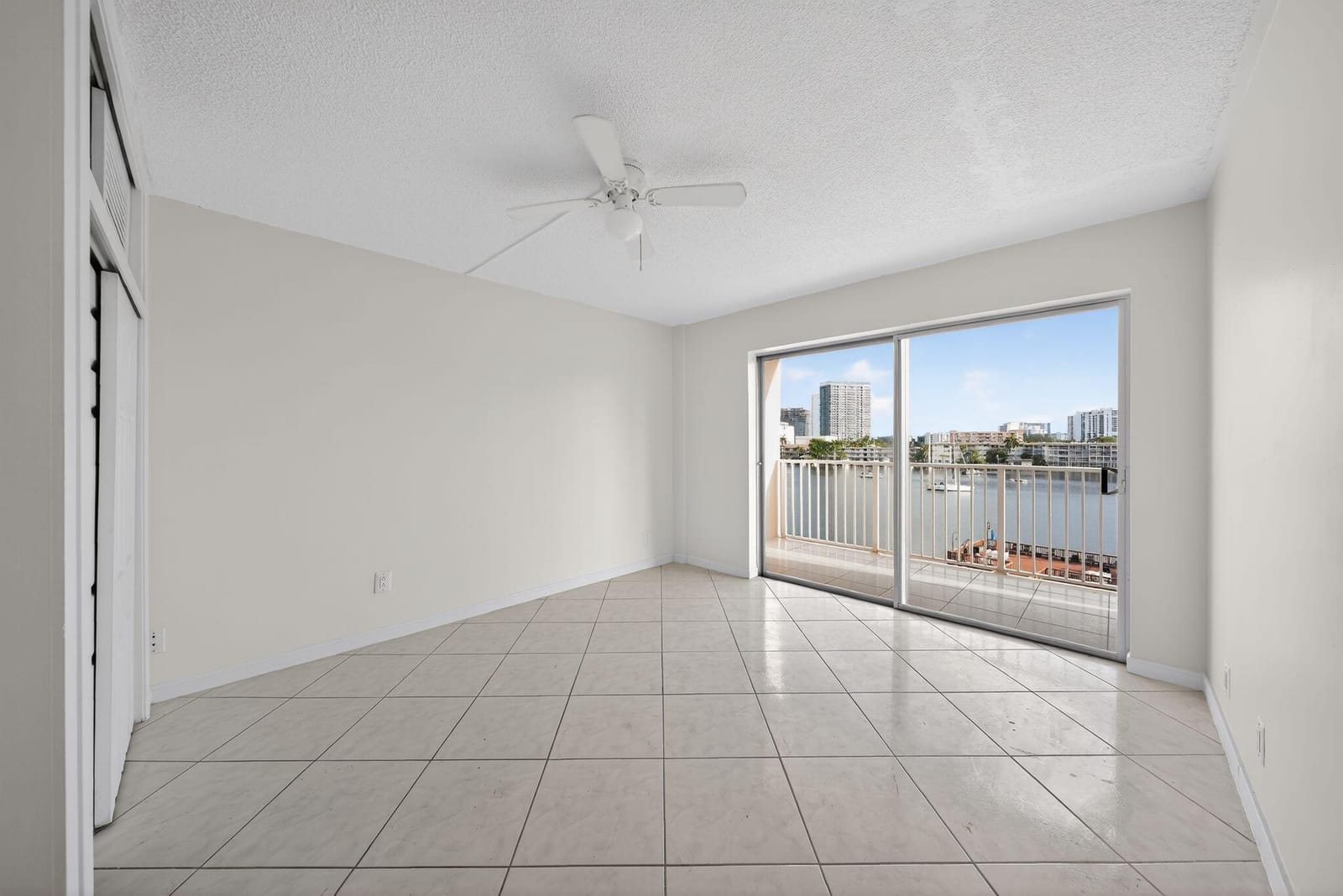 400 Golden Isles Drive 37, Hallandale Beach, FL 33009 photo 18