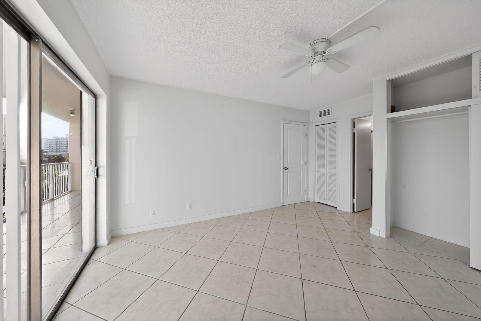 400 Golden Isles Drive 37, Hallandale Beach, FL 33009 photo 19