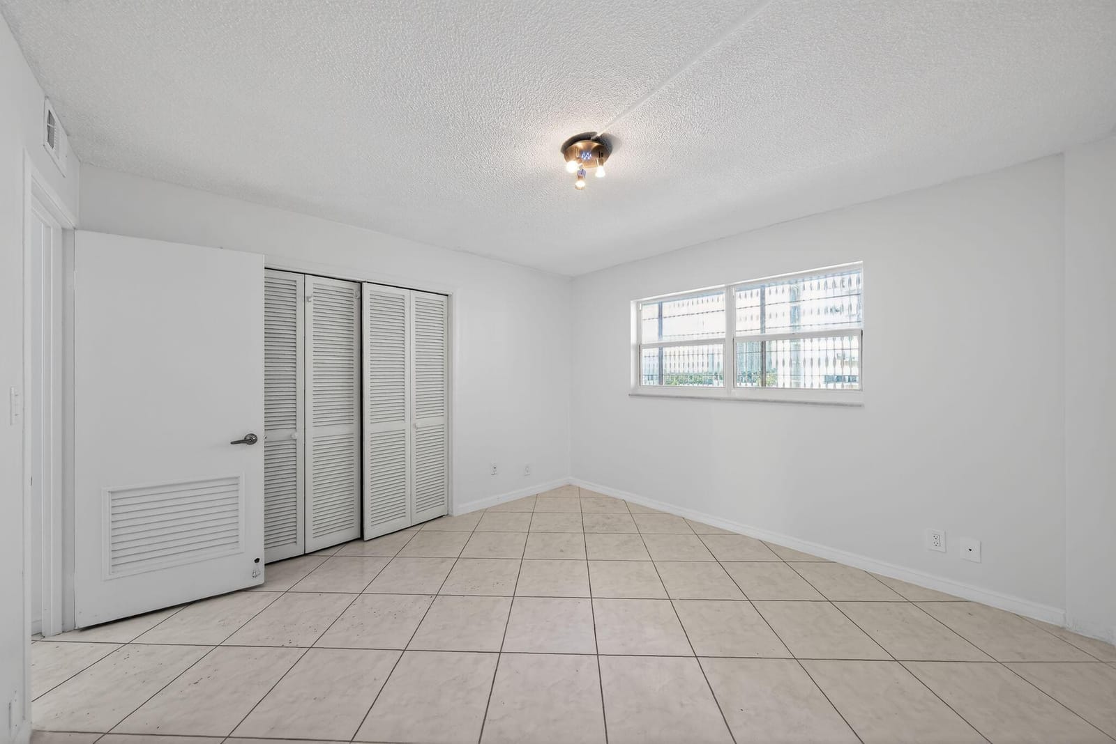 400 Golden Isles Drive 37, Hallandale Beach, FL 33009 photo 20