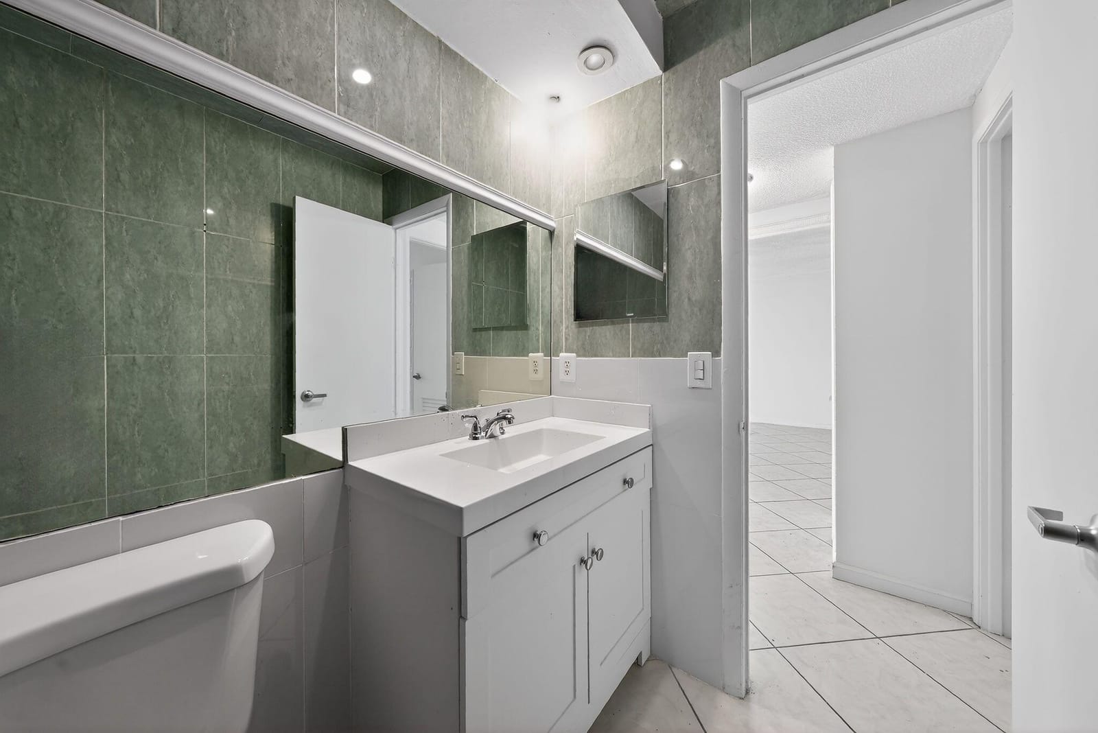 400 Golden Isles Drive 37, Hallandale Beach, FL 33009 photo 26
