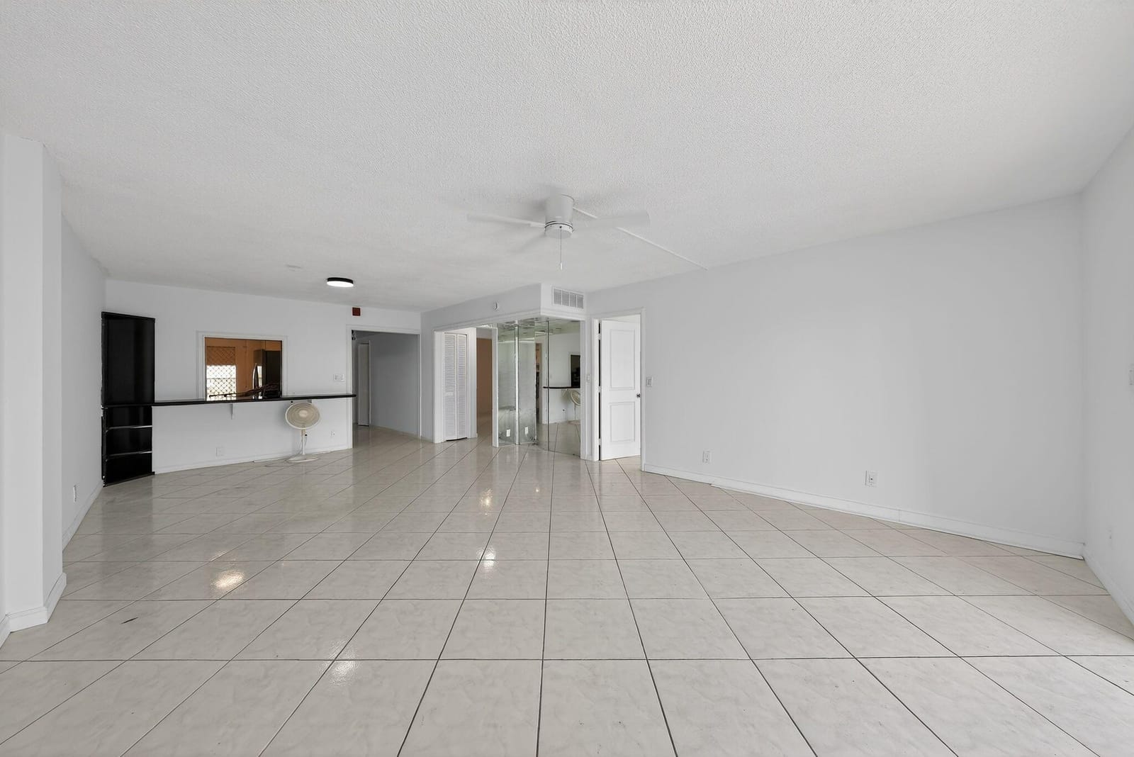 400 Golden Isles Drive 37, Hallandale Beach, FL 33009 photo 8