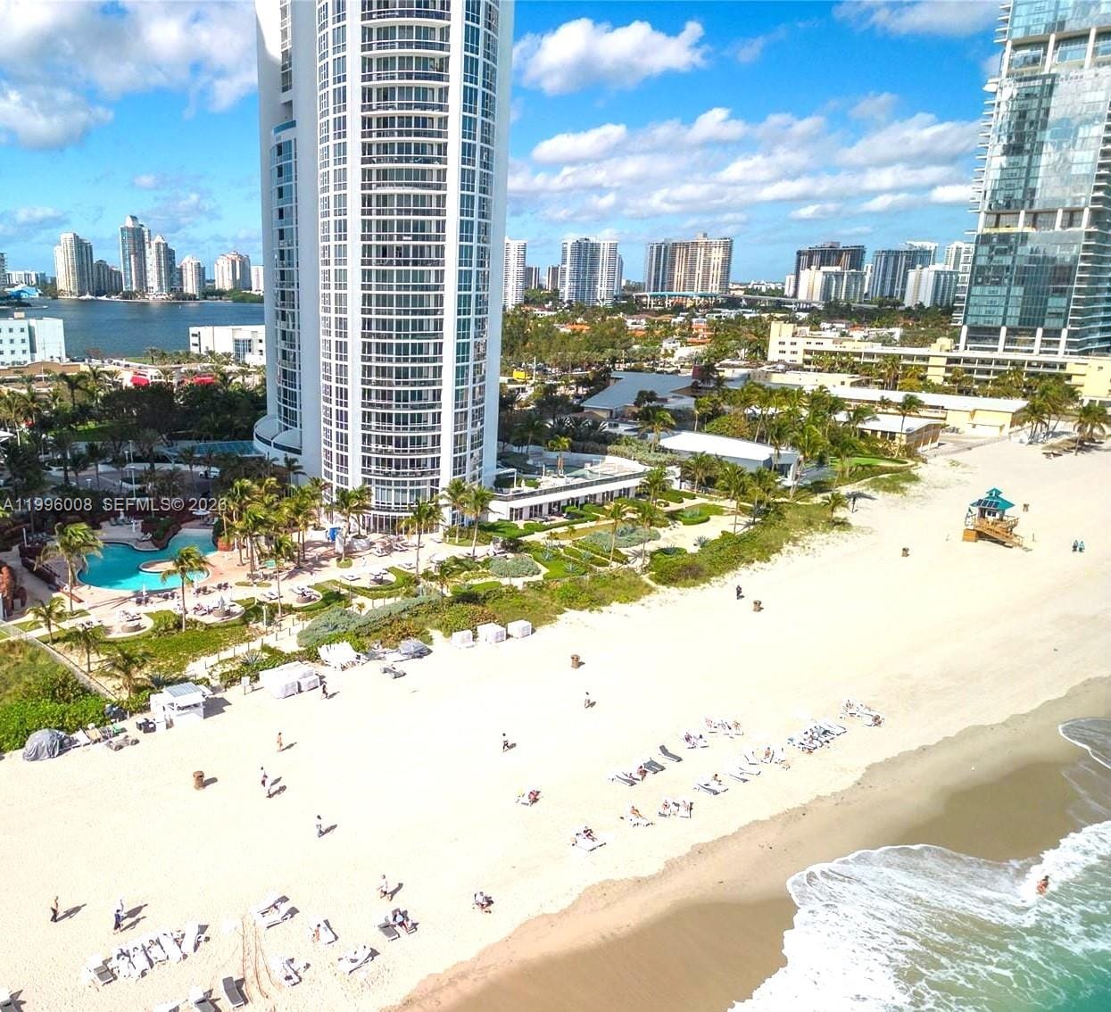 18201 Collins Avenue 4305, Sunny Isles Beach, FL 33160 photo 2