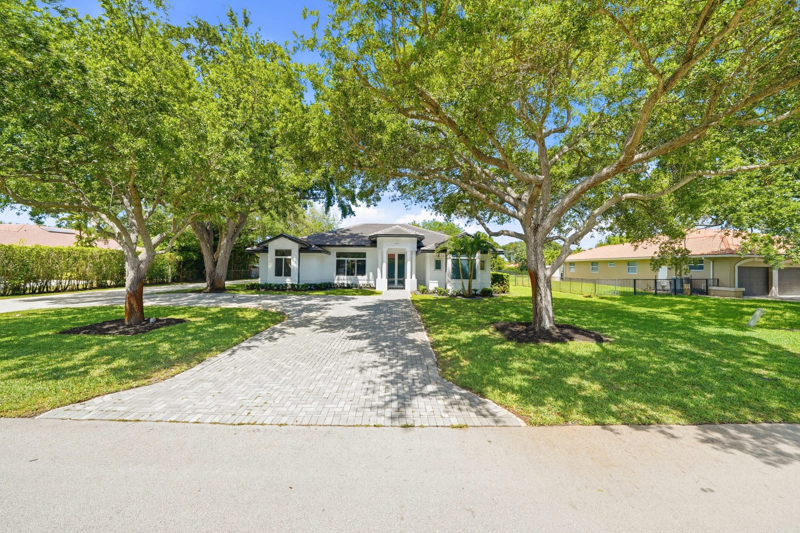 13091 SW 16th Court, Davie, FL 33325