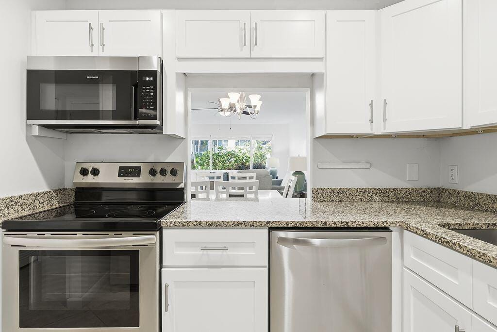 1516 S Lakeside Drive #110, Lake Worth Beach, FL 33460