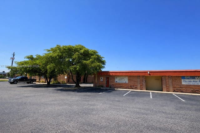 3900 Broadway, Fort Myers, FL 33901