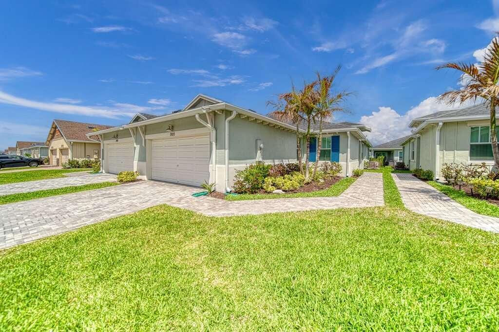1920 SE Crosswood Way, Port St. Lucie, FL 34984, Port St Lucie