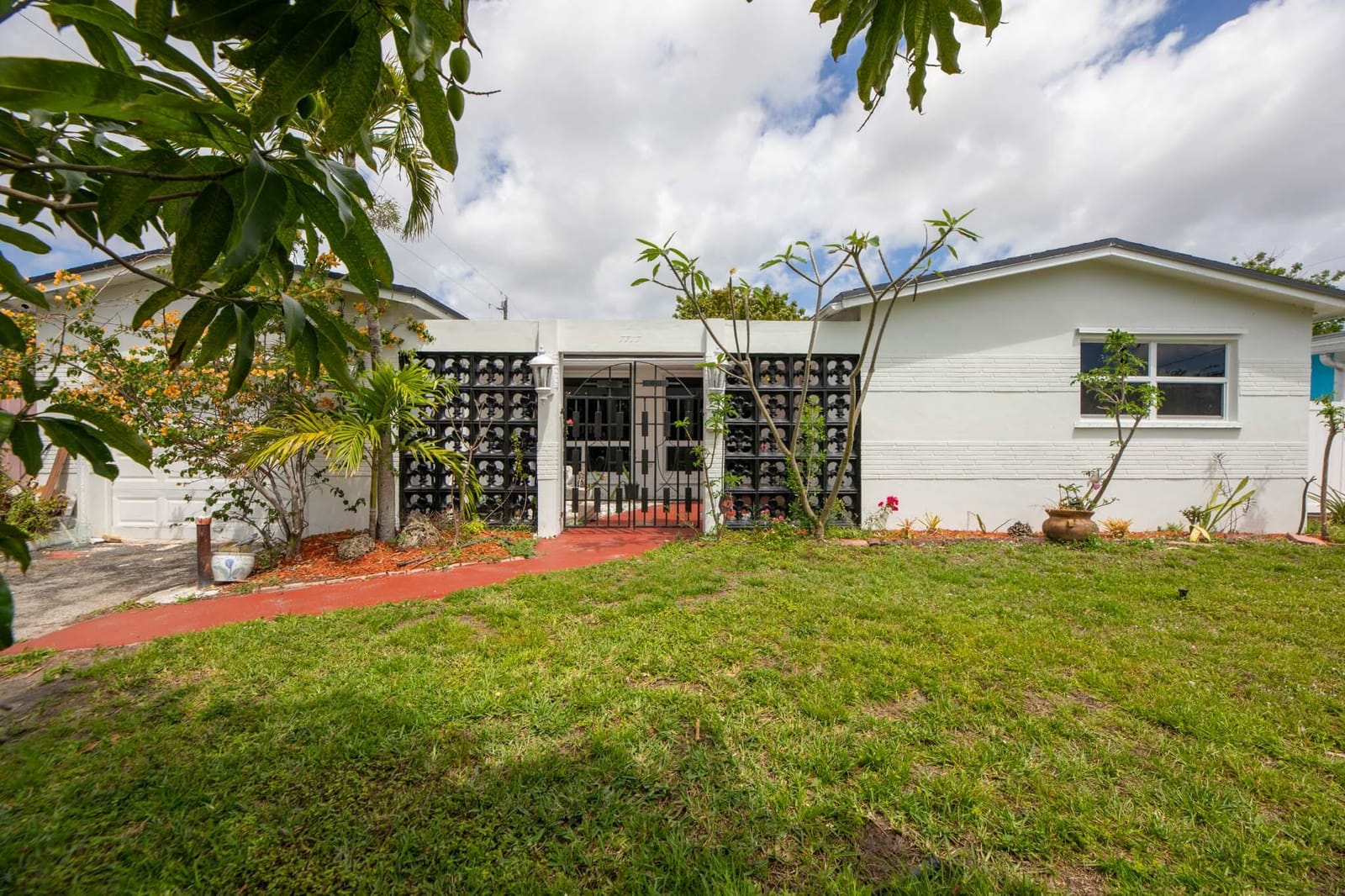 7717 Dilido Boulevard, Miramar, FL 33023 photo 2