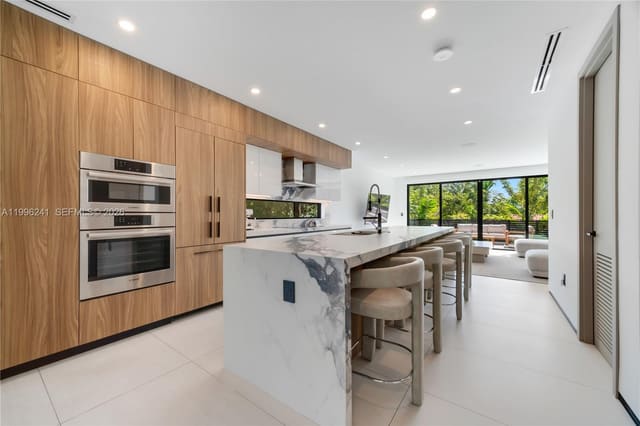 420 SW 15th Road 420, Miami, FL 33129
