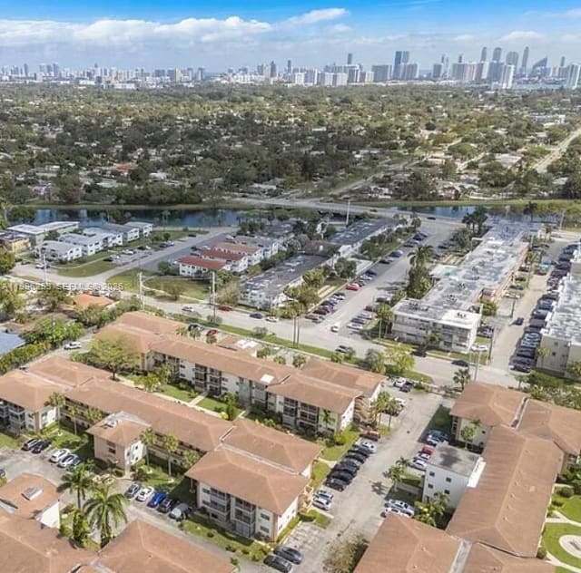 17050 NE 14th Avenue 315, sold in Mar-Len Gardens No 3 Corp, Miami, FL