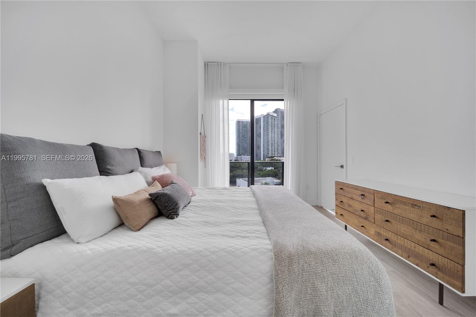 121 NE 34th Street L606, Miami, FL 33137 photo 12