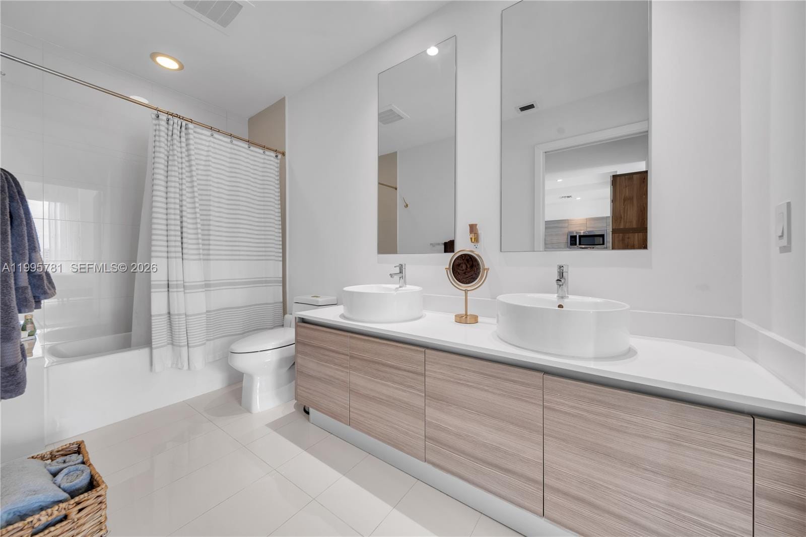 121 NE 34th Street L606, Miami, FL 33137 photo 10