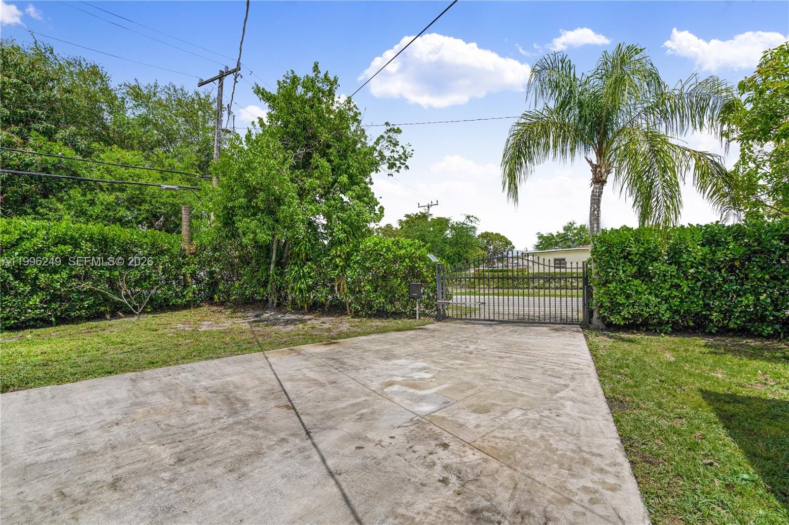 180 Seaman Avenue, Opa-Locka, FL 33054 photo 3