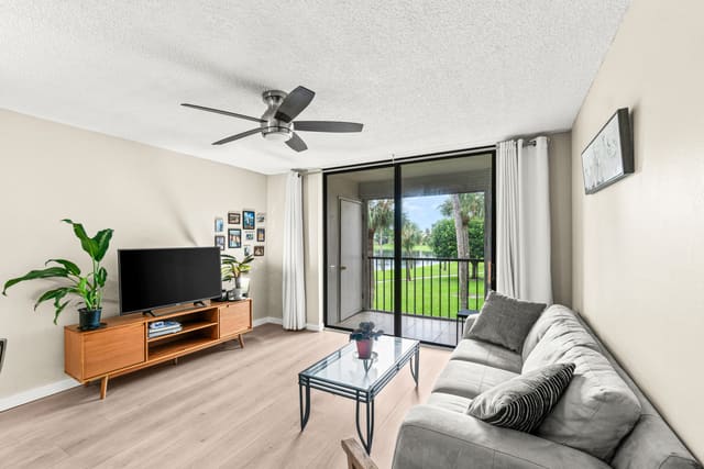 5370 Las Verdes Circle 209, Delray Beach, FL 33484