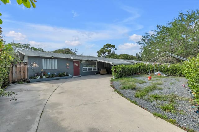 1745 SW 43rd Avenue, sold in Floral Heights 1st Add, Fort Lauderdale, FL