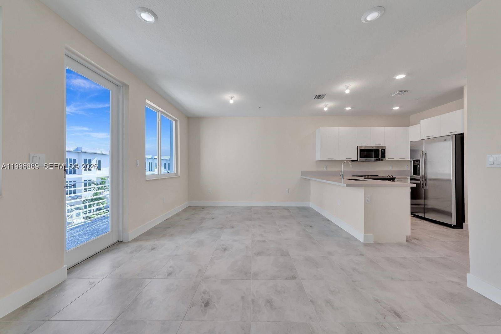 6420 NW 102nd Path 303, Doral, FL 33178 photo 2
