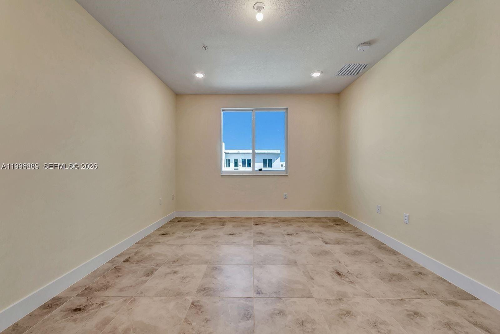 6420 NW 102nd Path 303, Doral, FL 33178 photo 8