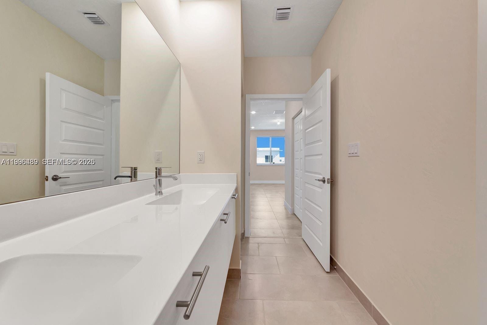 6420 NW 102nd Path 303, Doral, FL 33178 photo 9