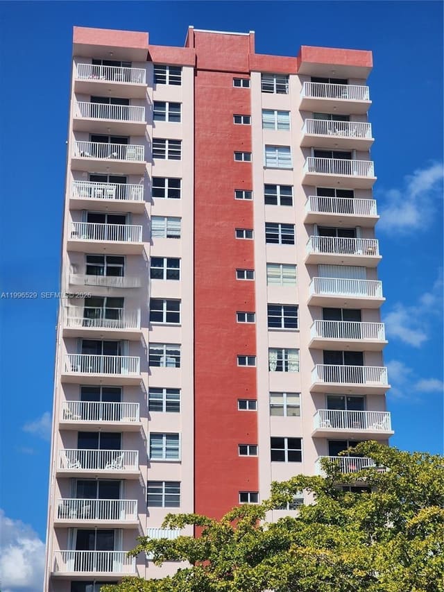 3161 S Ocean Drive 809, sold in Clifton Condo, Hallandale Beach, FL