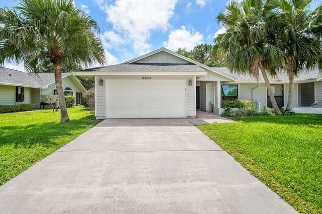 8560 SE Eaglewood Way, sold in Eaglewood, Hobe Sound, FL