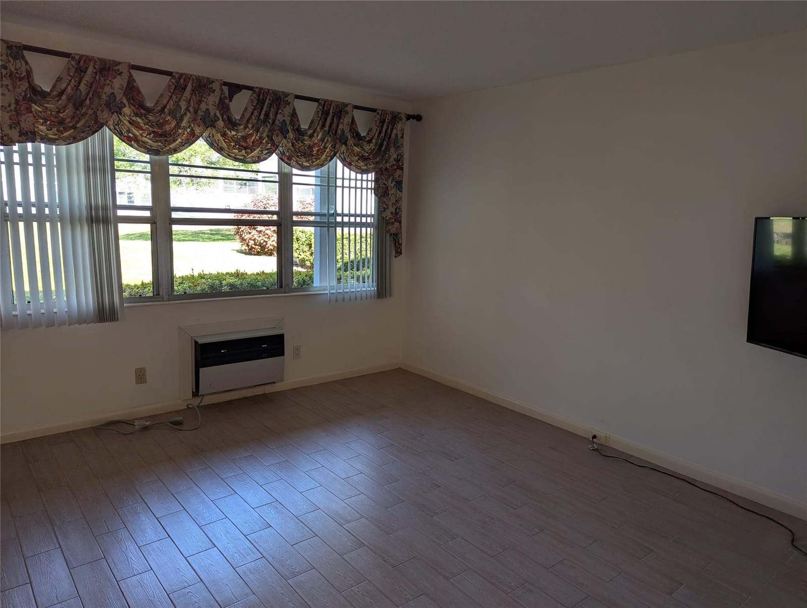 190 Oakridge M — photo 3