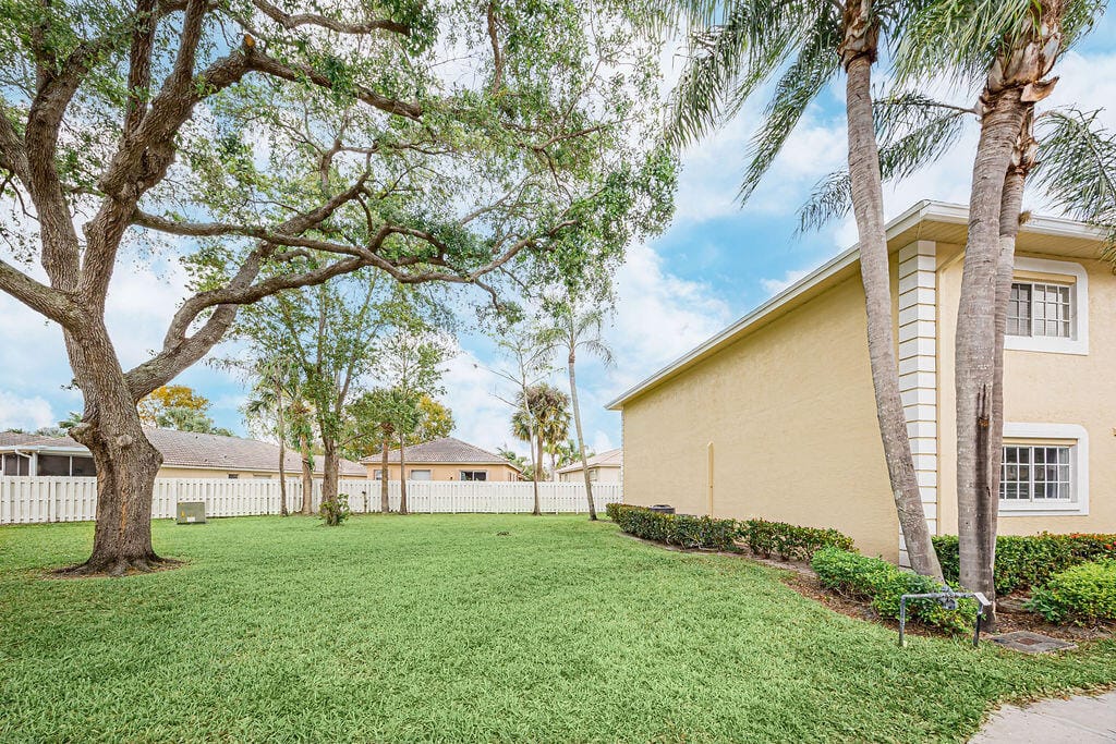 1501 Palm Beach Trace Drive, Royal Palm Beach, FL 33411 photo 2