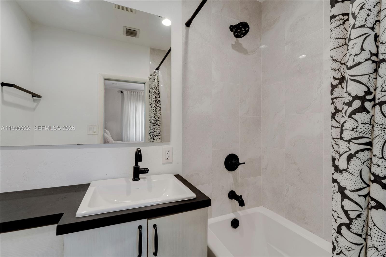 466 Loretto Avenue, Coral Gables, FL 33146 photo 4