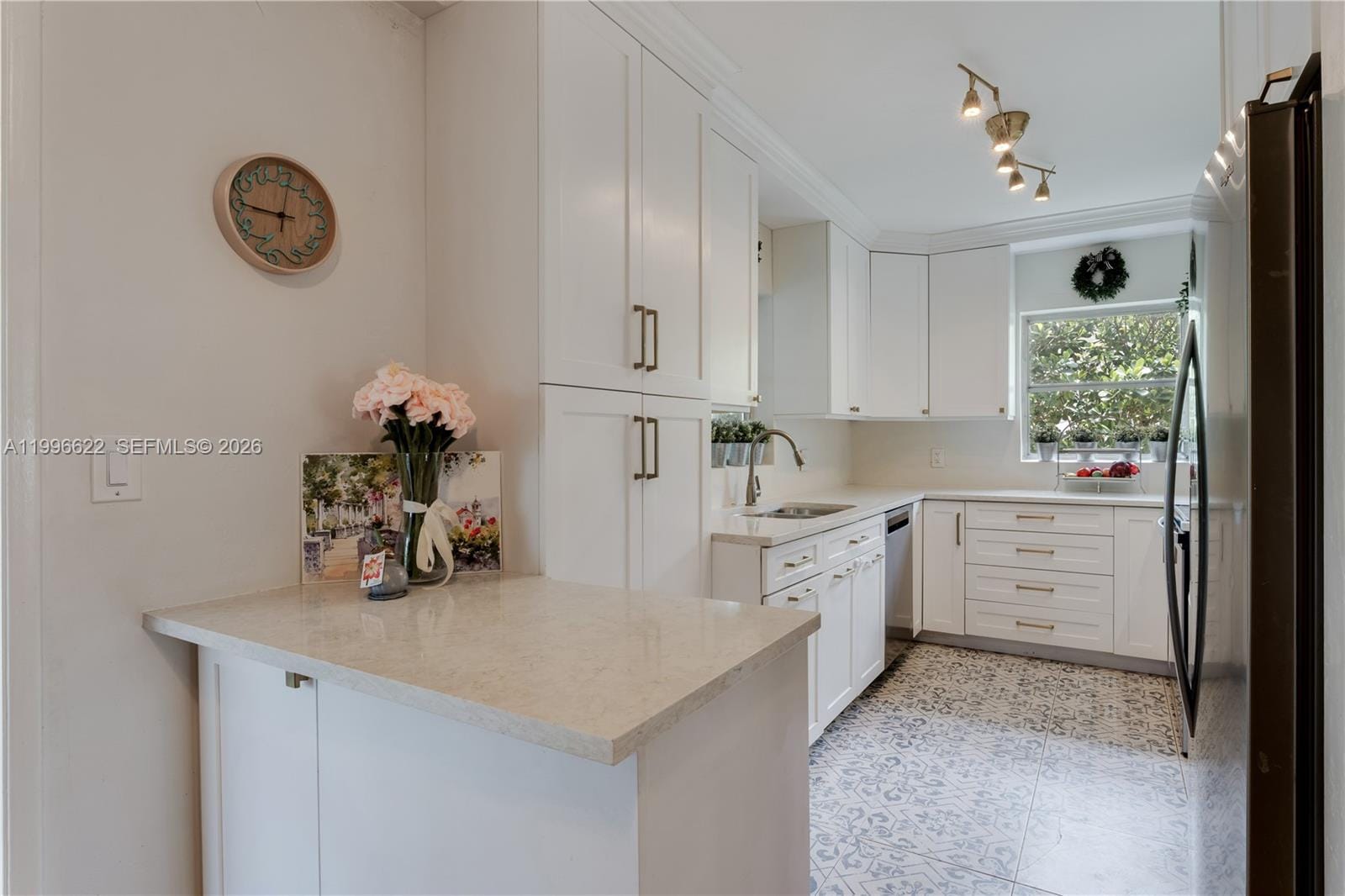 466 Loretto Avenue, Coral Gables, FL 33146 photo 8