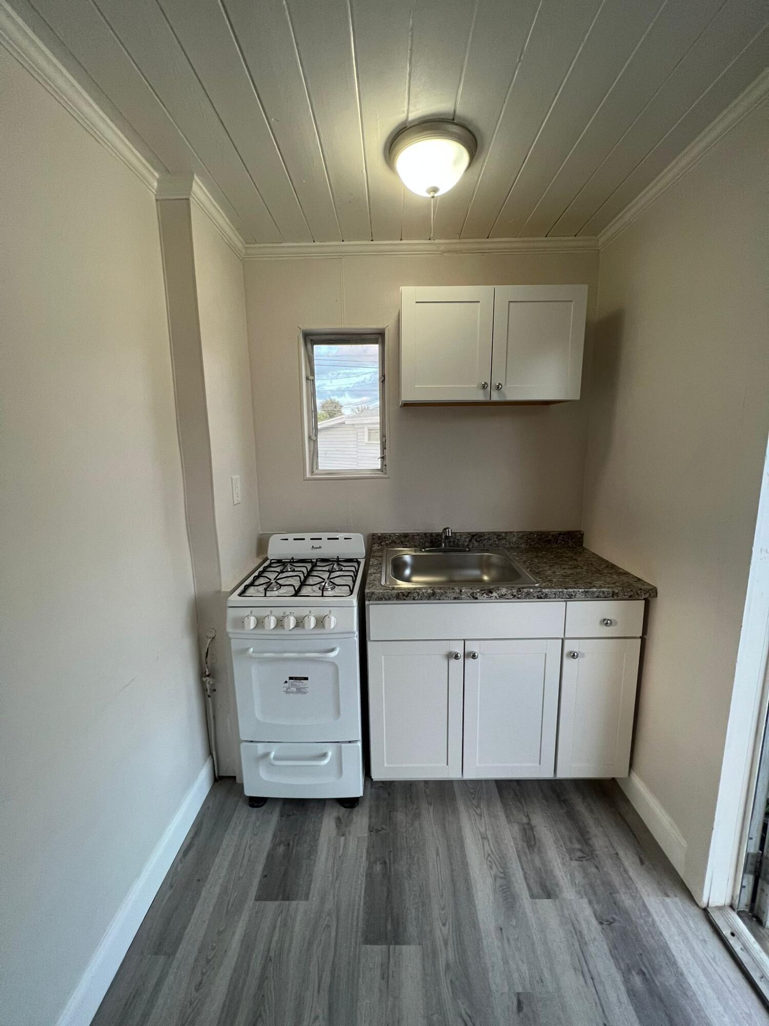 2843 Forest Hill Boulevard 7, West Palm Beach, FL 33406, West Palm Beach