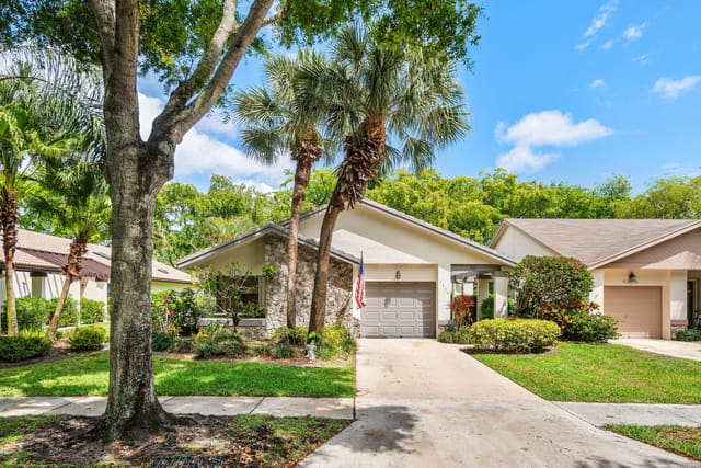 4820 Boxwood Circle, sold in Fairmont Place, Boynton Beach, FL